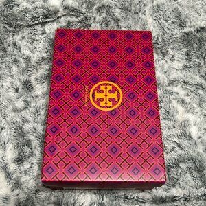 Brand New Authentic Black Tory Burch Flat Thong Sandals 9.5